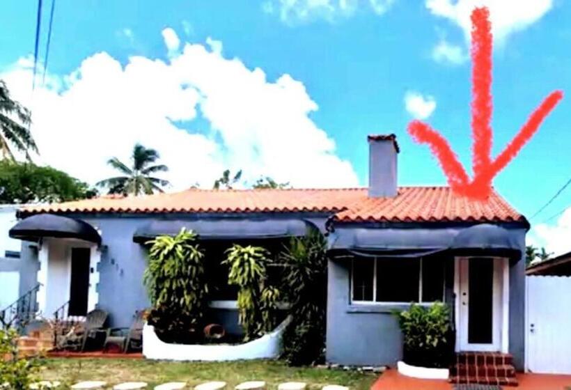 پانسیون The Cozy Villa Private Parking