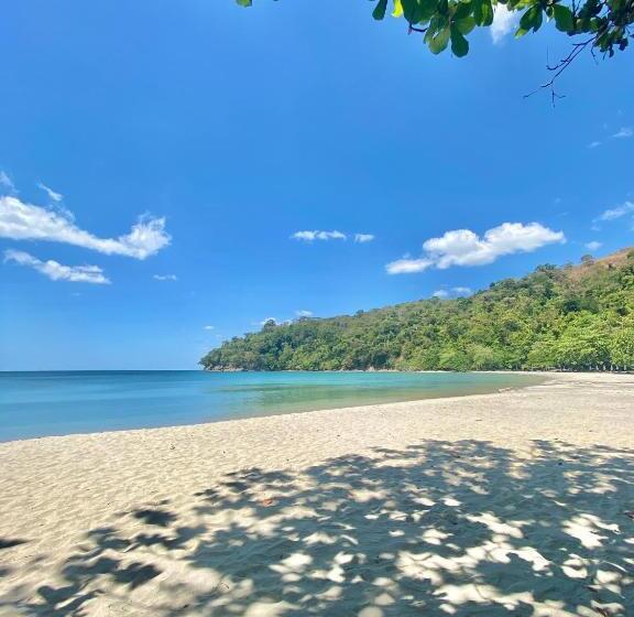 منتجع Playa La Caleta Bataan