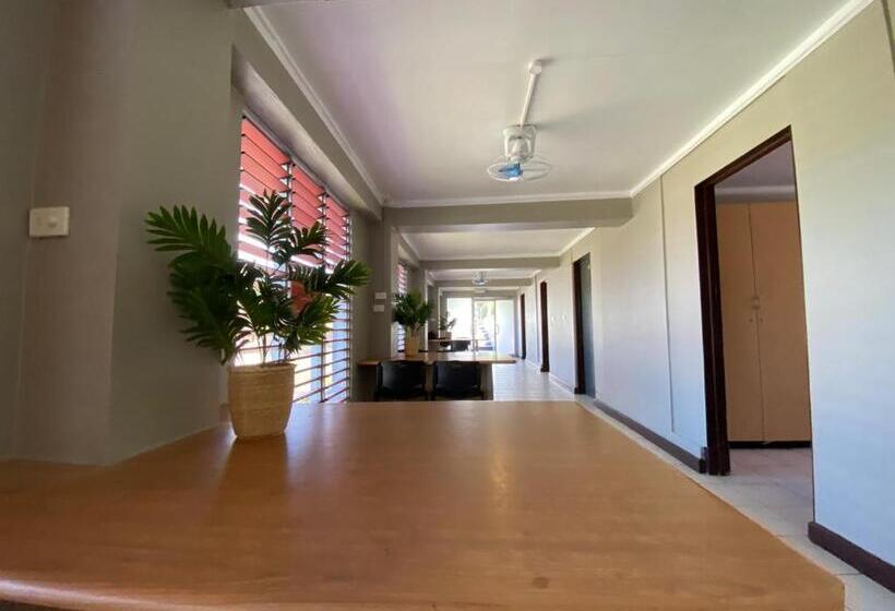 تختخواب و صبحانه Island Travelers Accommodation