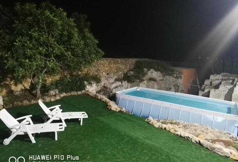 تختخواب و صبحانه Residence Il Carrubo