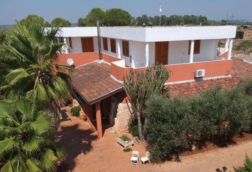 تختخواب و صبحانه Residence Il Carrubo