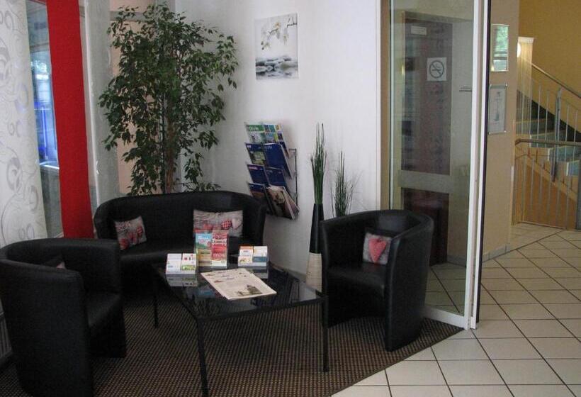 בית מלון כפרי 1, 2, Sleep Boardinghouse Unterschleißheim Zentrum