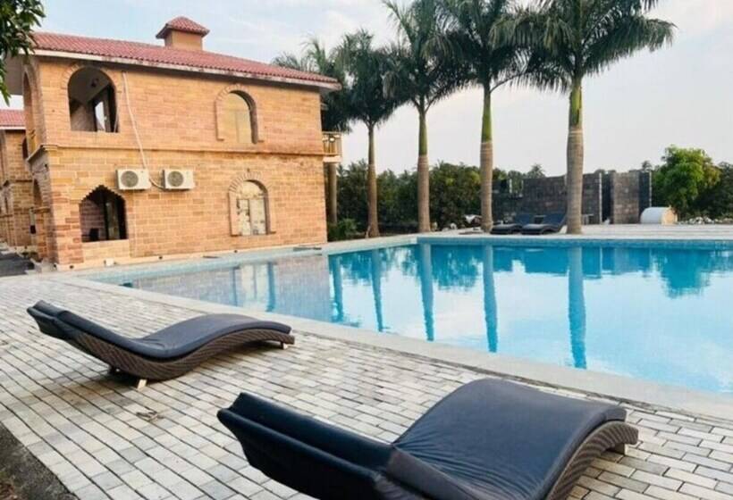 Отель Gir Night Resort By Royal Collection