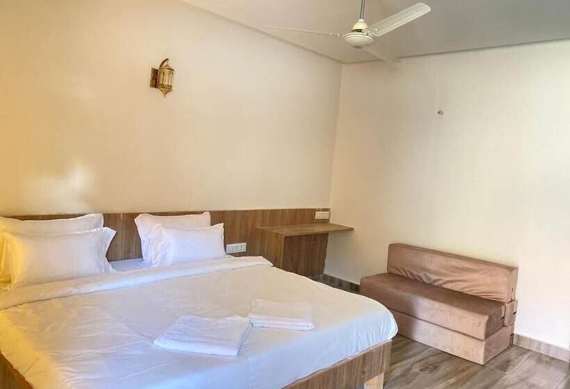 Отель Gir Night Resort By Royal Collection