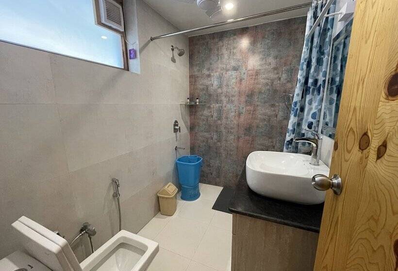 فندق Sangita Resorts Naukuchiatal