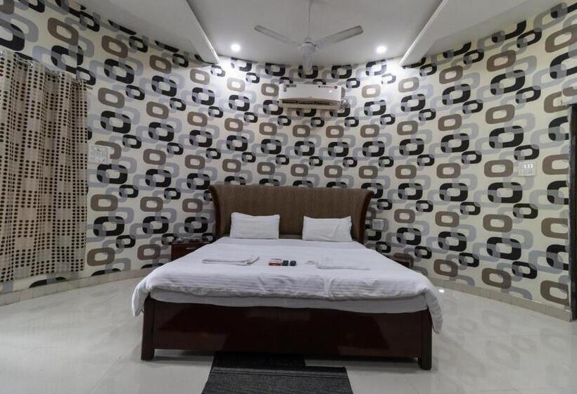 فندق Vrindavan Gopala Resort