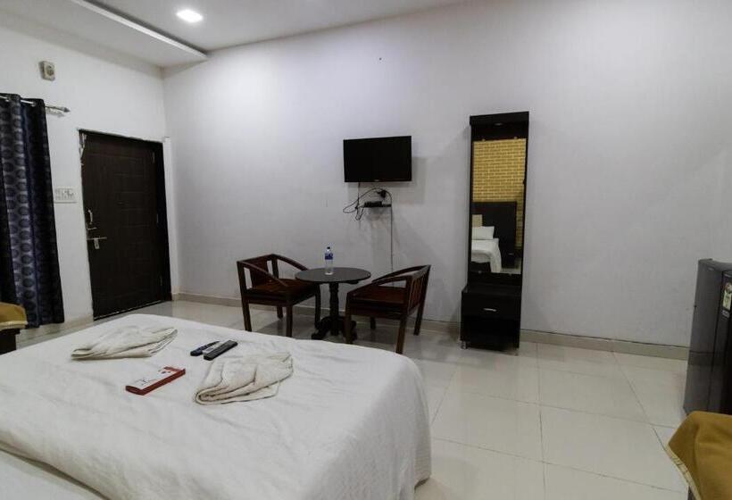 فندق Vrindavan Gopala Resort