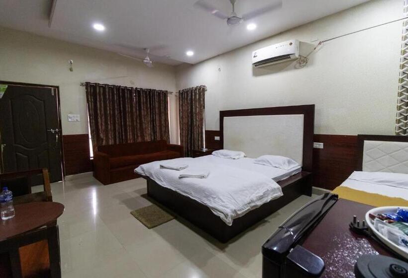 فندق Vrindavan Gopala Resort