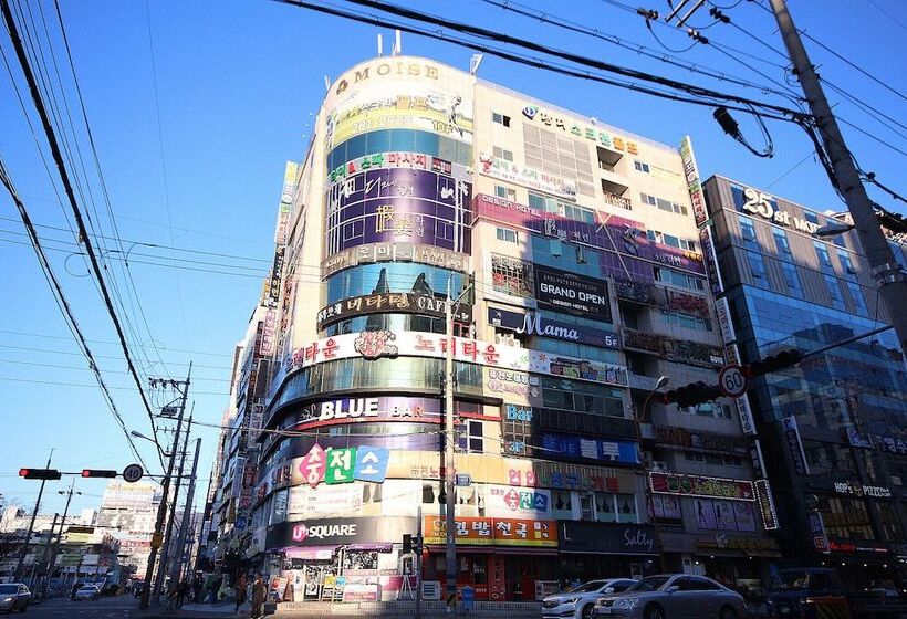 汽车旅馆  Changwon Haryeon Design