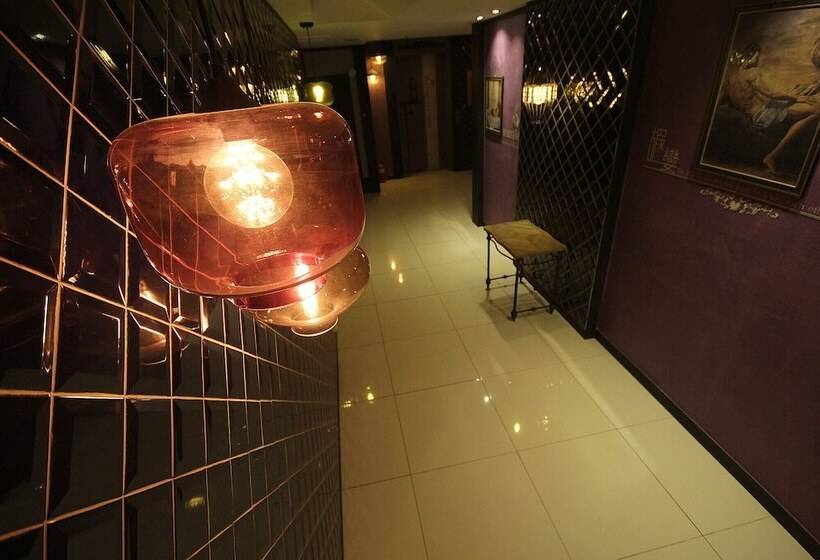 汽车旅馆  Changwon Haryeon Design