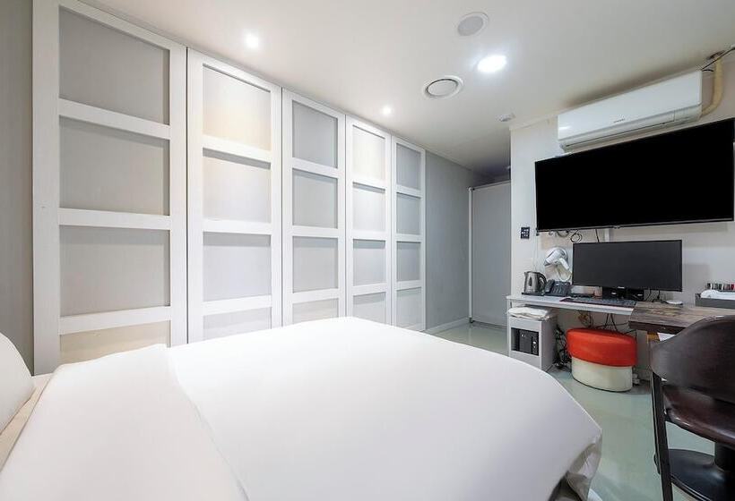 Motel Dongtan Q