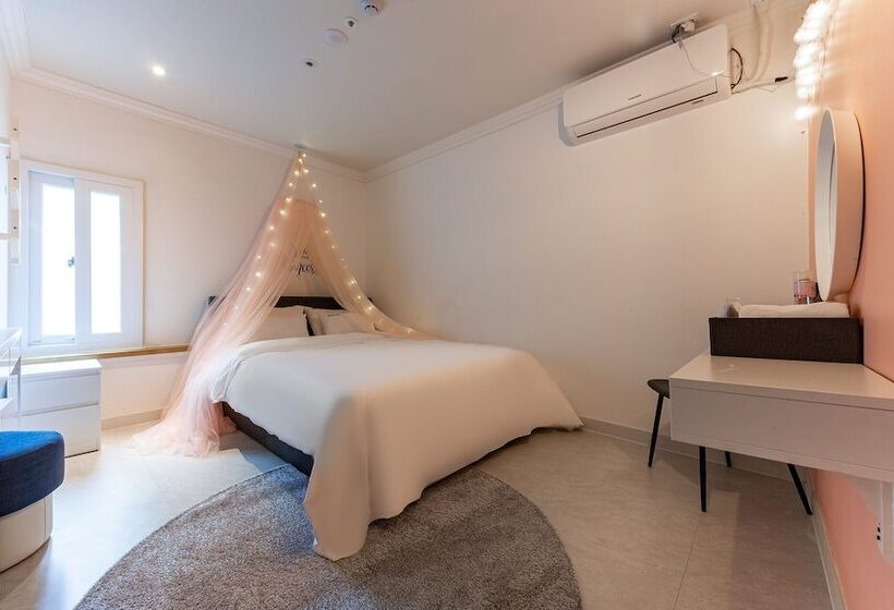 Motel Dongtan Q
