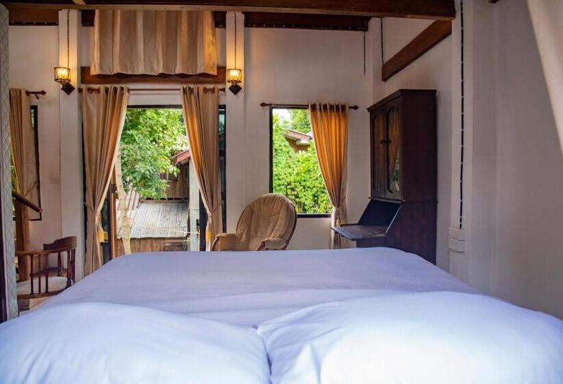 پانسیون Ban Kaew Mo Ra Glamping & Restaurant