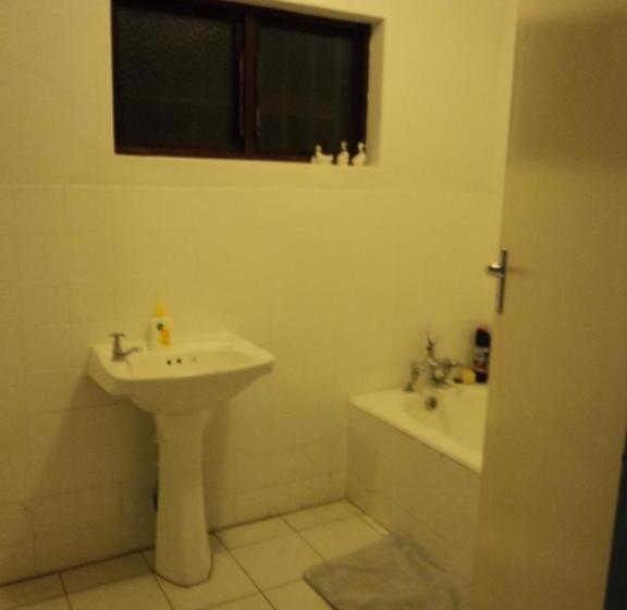 פנסיון Casa On The Bluff