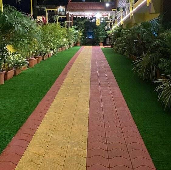 هتل Sairaj Beach Resort   Calangute Goa