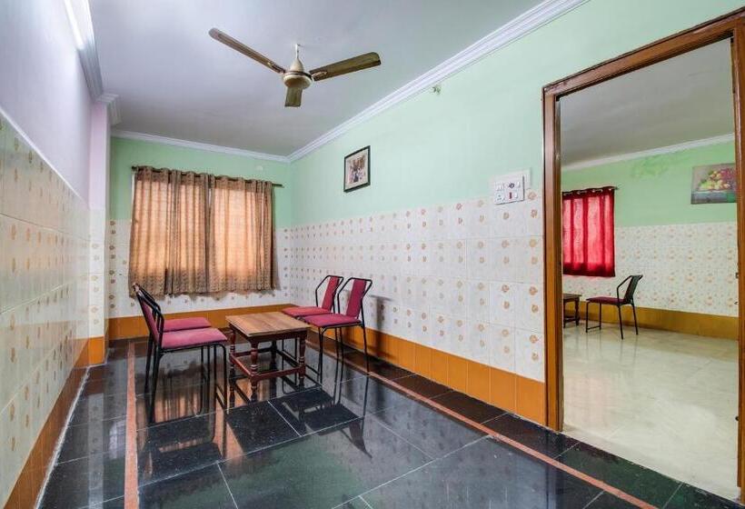 호텔 O Sir Vr Sairam Lodge