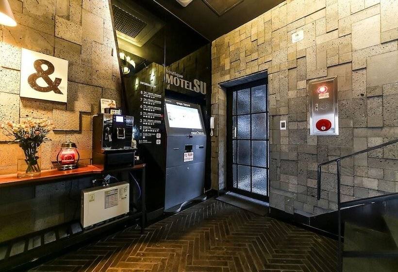 מוטל Changwon Paryongdong Soo