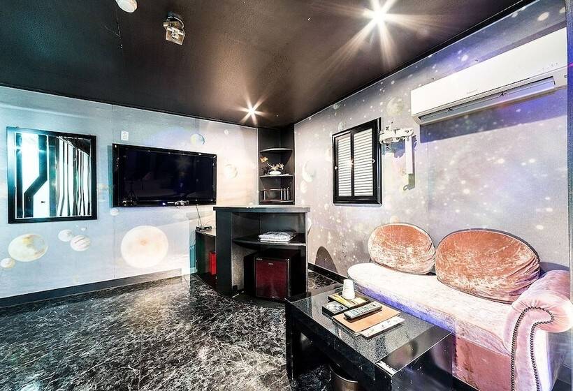 فندق على الطريق Geumjeong Hotel Chocolate