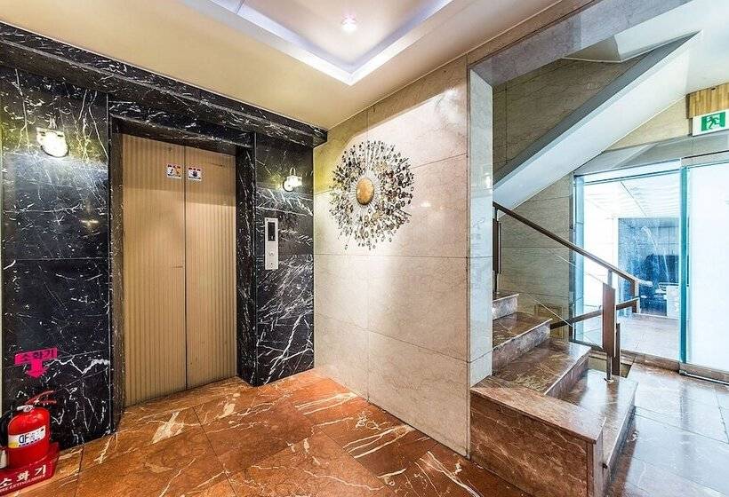 מוטל Geumjeong Regency