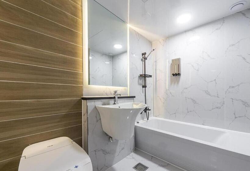 汽车旅馆  The Araboda