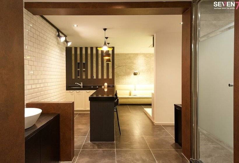 مُتل Jinju Hotel Seven
