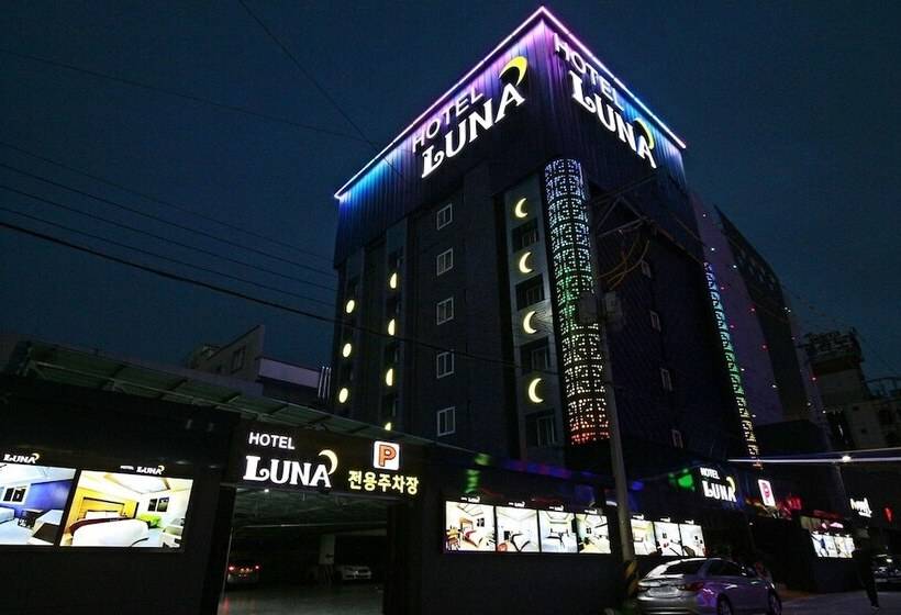 فندق على الطريق Yeosu Luna