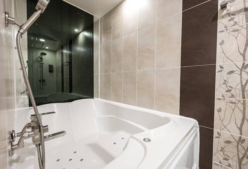 Отель Gunsan Raonhaje