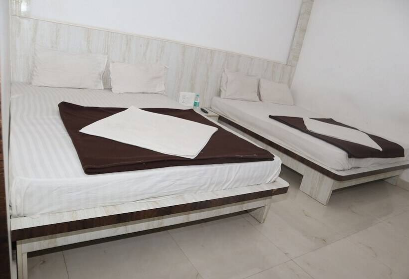 Отель Iroomz S Silver Suites