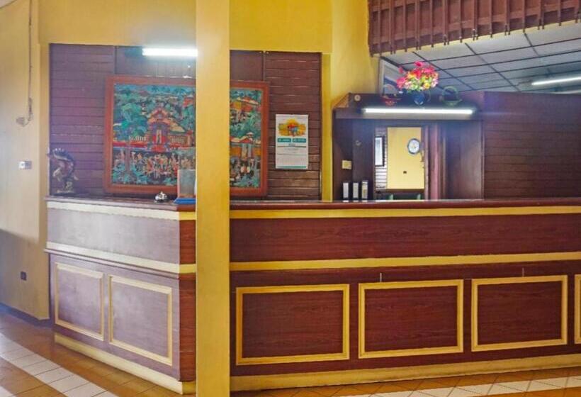 هتل Lembah Nyiur By Oyo