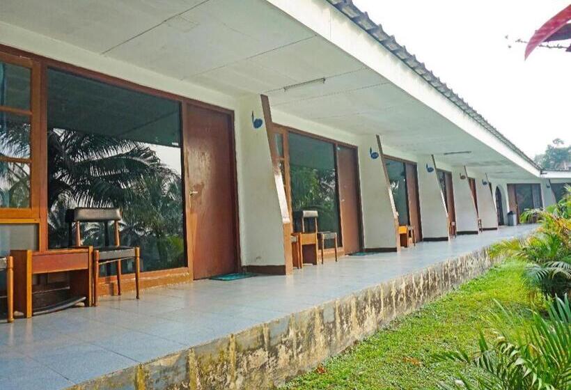 هتل Lembah Nyiur By Oyo