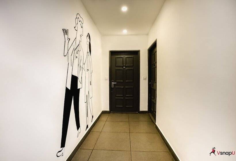 هتل Magnum Resorts  Near Candolim Beach