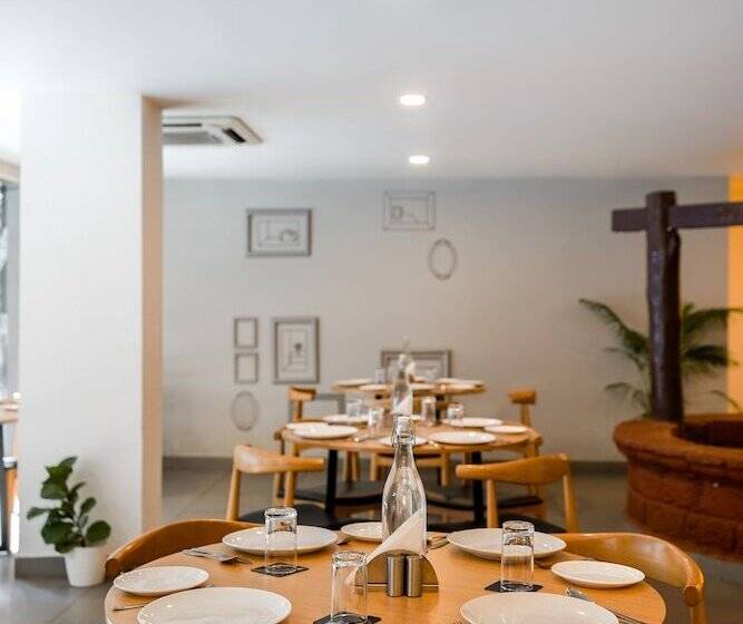 هتل Magnum Resorts  Near Candolim Beach