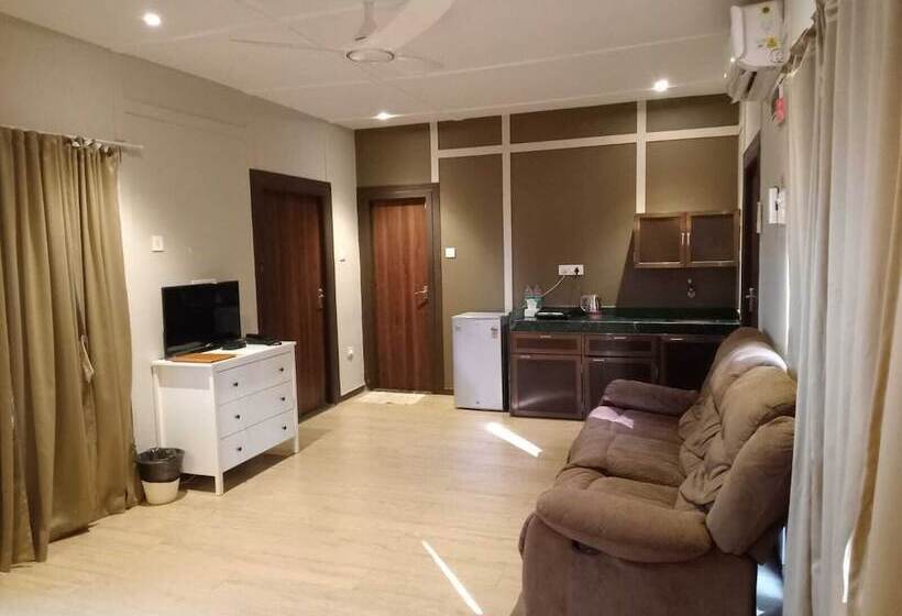 فندق The Woods Homestay