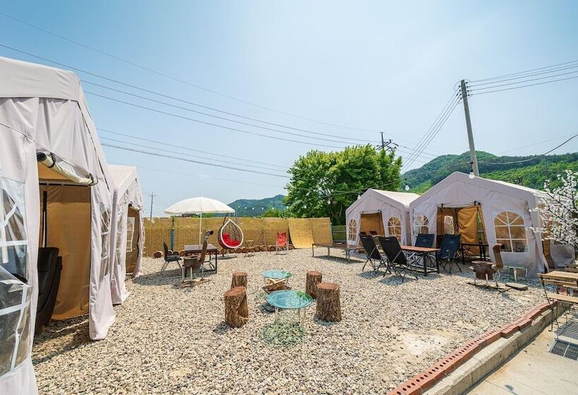 فندق على الطريق Wanju Healing
