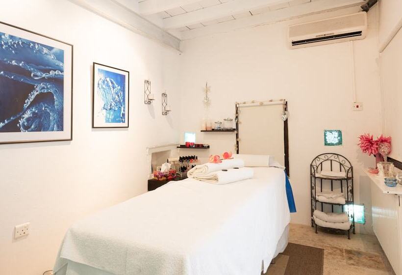 پانسیون Adamos 1 Br Hotel Apartments