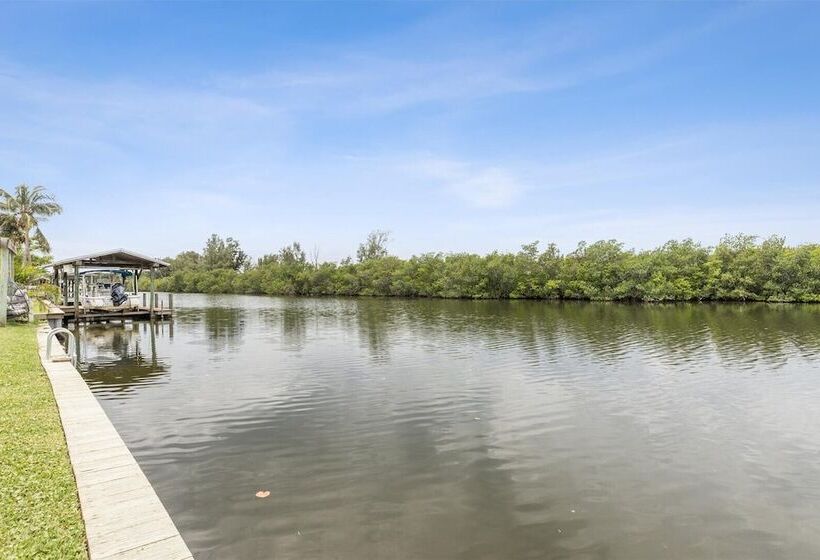 106 La Riviere Rd