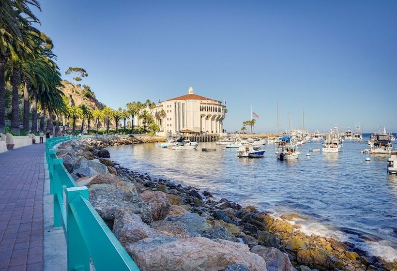 Avalon Cottage < Half Mi To Beaches & Crescent Ave