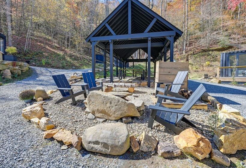 Bryson City Tiny Cabin W/ Deck Near River Access!