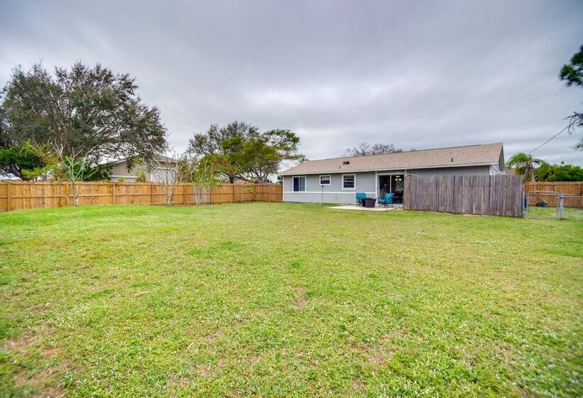 Fort Myers Vacation Home W/ Patio ~ 14 Mi To Beach