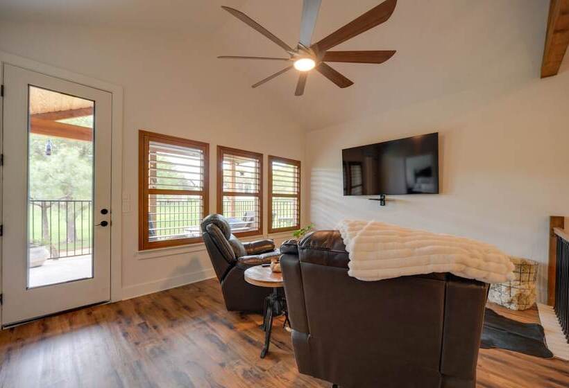 Horseshoe Bay Resort Home ~ 6 Mi To Lake Lbj!