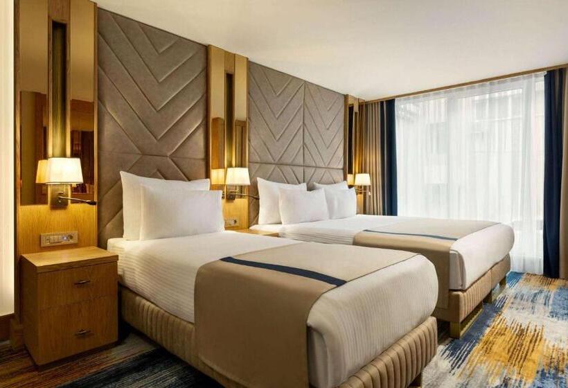 ホテル Days Inn By Wyndham Istanbul Bomonti