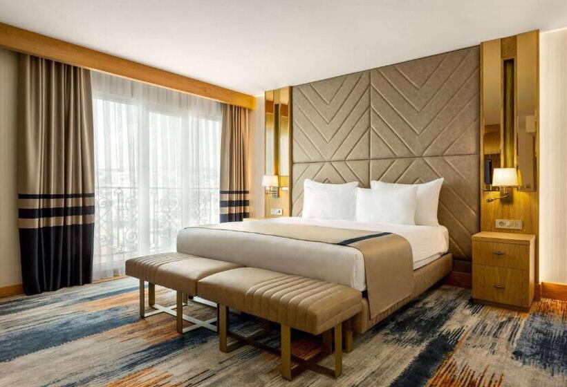 ホテル Days Inn By Wyndham Istanbul Bomonti