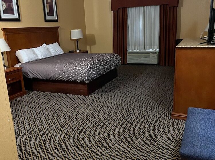 Отель Hiway Inn Express