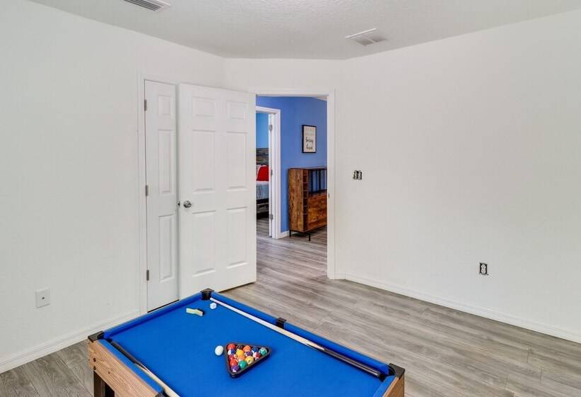 Inviting Ocklawaha Home W/ Porch: Ideal Location!