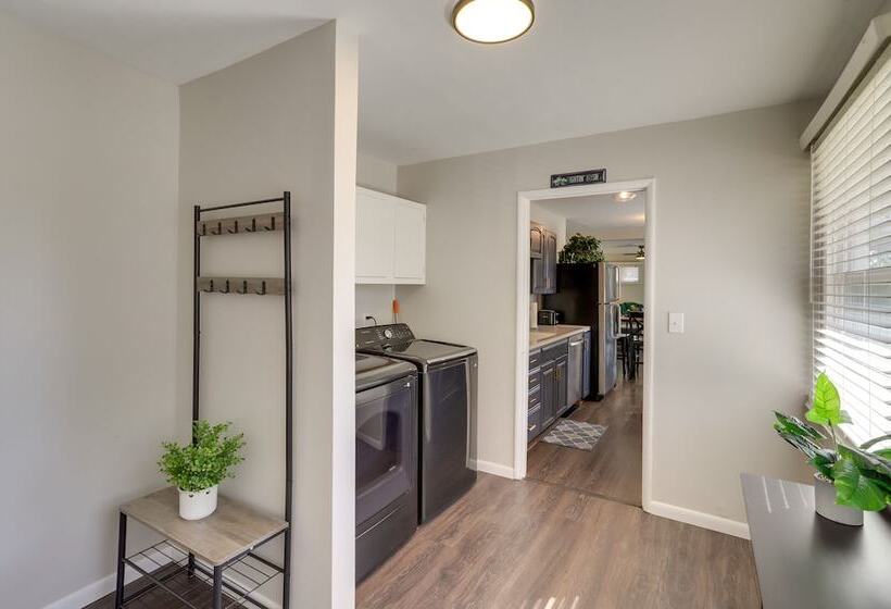 Lovely South Bend Home ~ 3 Mi To Dtwn & Notre Dame