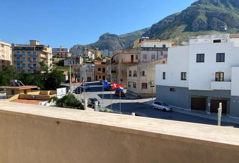 Marina Di Petrolo Apartments