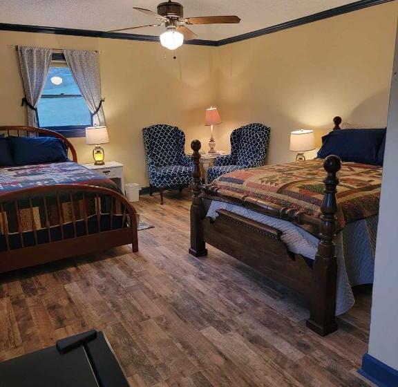 Moonlight Manor Bed And Breakfast