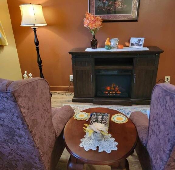 Moonlight Manor Bed And Breakfast