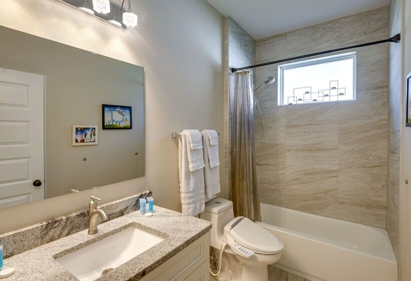 Palm Coast Paradise: Pool, Spa & Outdoor Kitchen