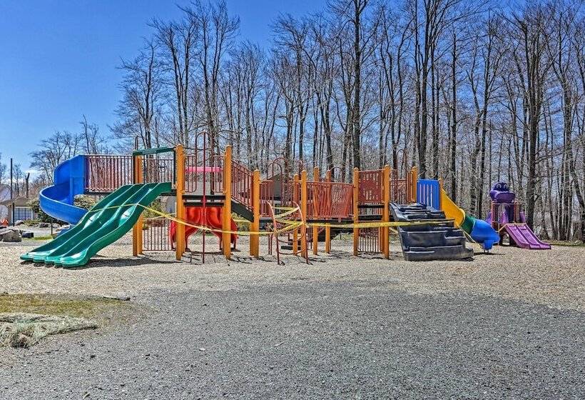 Tobyhanna Abode W/ Golf & Pool Access!